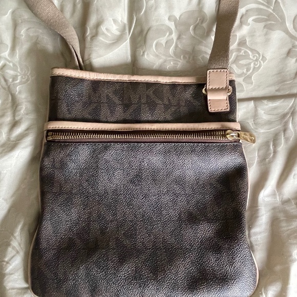 Michael Kors Crossbody Purse - Picture 1 of 7